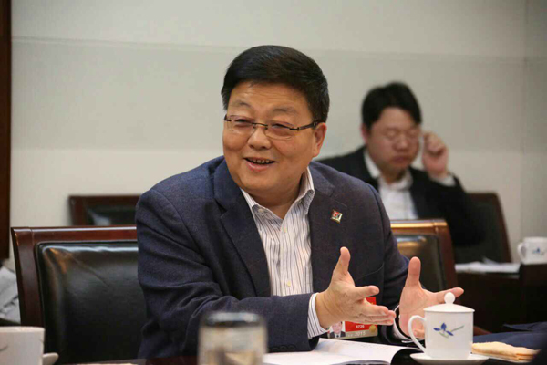 肖伟接受《人民日报》采访：进一步改进药品集中采购管理机制
